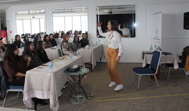Kuzeyin Dijital Yıldızları Programı ile kadınlara ücretsiz veri analizi eğitimi