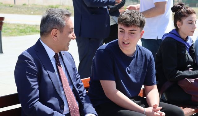 Başkan Muhsin Dere öğrencilerle buluştu