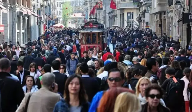 Avrupa'nın yarısı 45 yaşın üstünde: Türkiye en genç nüfusla fark attı