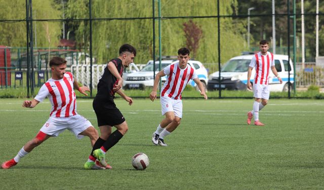 Ahlatcı Çorum FK U19'dan Tokat'ta 10 kişiyle Tarihi Zafer!