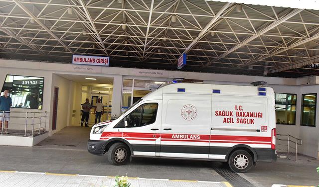 Antalya'da zincirleme felaket! Hızla çarptığı yaya öldü, takla atan sürücü de kurtarılamadı