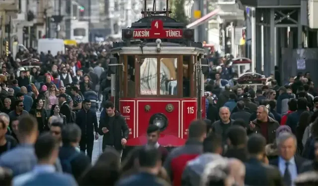 Türkiye'nin en yaygın isim ve soyadları belli oldu: Sizin adınız listede mi?