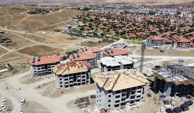 Sungurlu'da TOKİ Konutları Yükseliyor: 369 Sosyal Konut Projesinde Çalışmalar Hızla Sürüyor