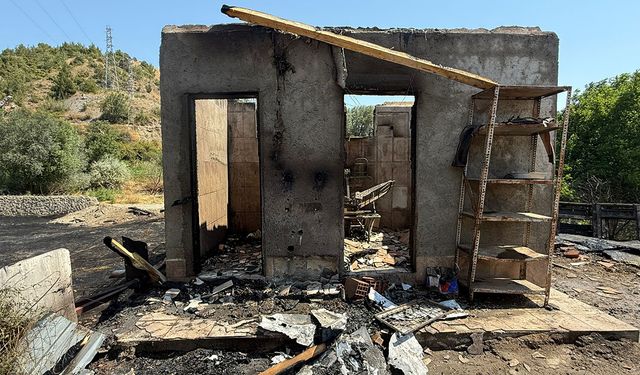D-100 kenarında korkutan anlar: Alevler mahalleye yaklaştı, ekipler hızla müdahale etti