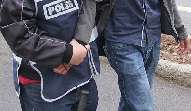 Polisin dur ihtarına uymadı, Çorum sokaklarında kaçmaya çalıştı: 62 yıl hapis cezası olan firari, kovalamaca sonucu yakalandı