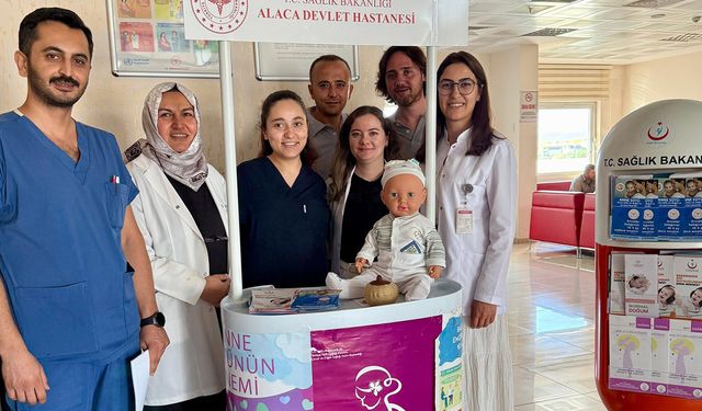 Alaca Devlet Hastanesi’nde Emzirme Haftası etkinliği: Toplumsal farkındalık için stant kuruldu