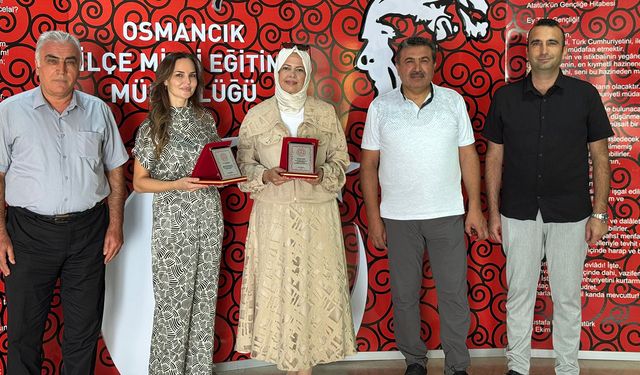 Osmancık’ta eğitime katkı sağlayan iki isme anlamlı teşekkür