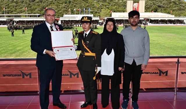 Elif Nur Halisdemir kimdir, kaç yaşında, mesleği nedir? ŞŞehit Ömer Halisdemir’in Kızı Teğmen Oldu