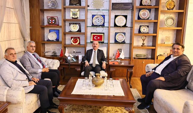 AK Parti Çorum Milletvekilleri ve İl Başkanı, Vali Ali Çalgan’ı ziyaret etti