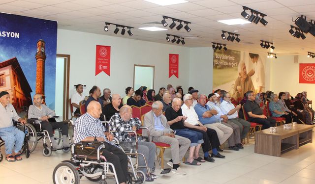 Huzurevinde gönülleri ısıtan etkinlik: Tasavvuf Musikisiyle moral desteği
