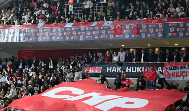 CHP'de kurultay süreci başladı: İlk imzalar geldi
