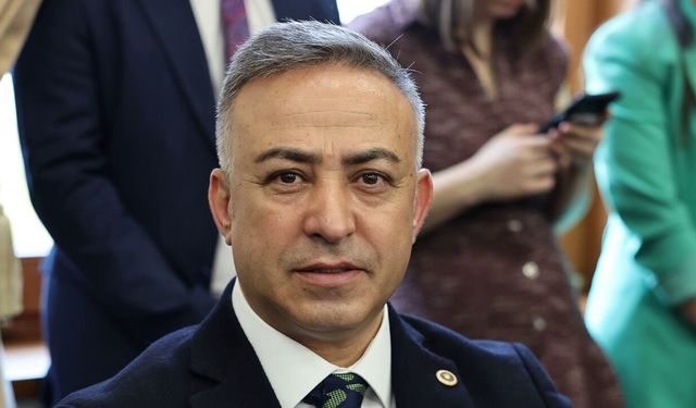 Tahtasız’dan sel tepkisi: “Yağmur yağıyor, seller akıyor, yetkililer bakıyor”