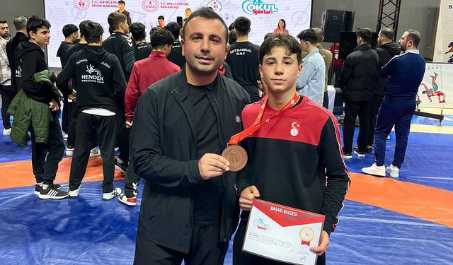 Boğazkaleli güreşçi Türkiye üçüncüsü oldu