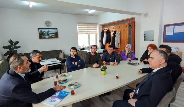 Abdullah Güdek, Dodurga ilçesinde eğitim çalışanlarıyla bir araya geldi