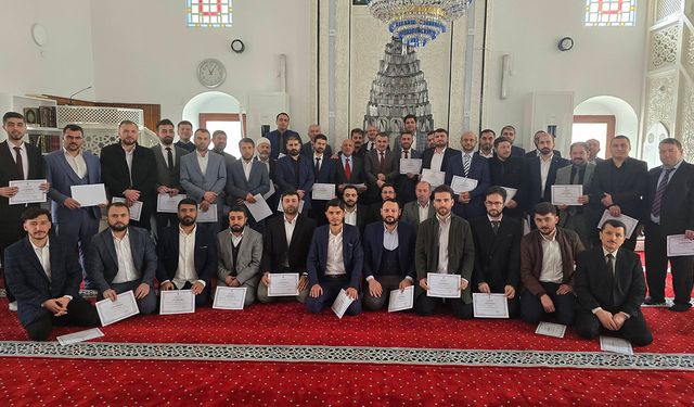 Alaca’da din görevlilerine “Etkili Hutbe Sunumu” eğitimi