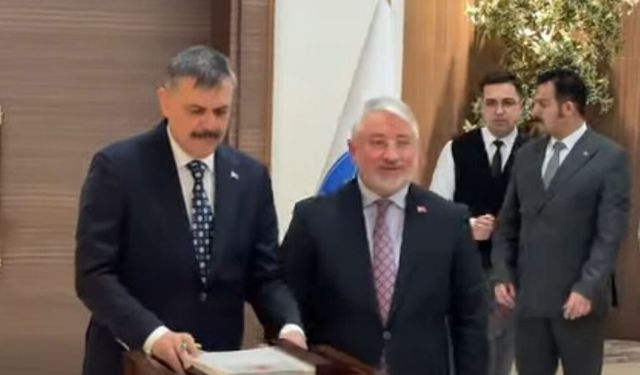 Bakan Çiftçi Çorum Belediyesi’ni ziyaret etti