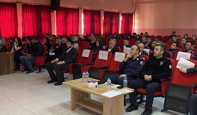 Mecitözü’nde teknoloji ve madde bağımlılığı uyarısı