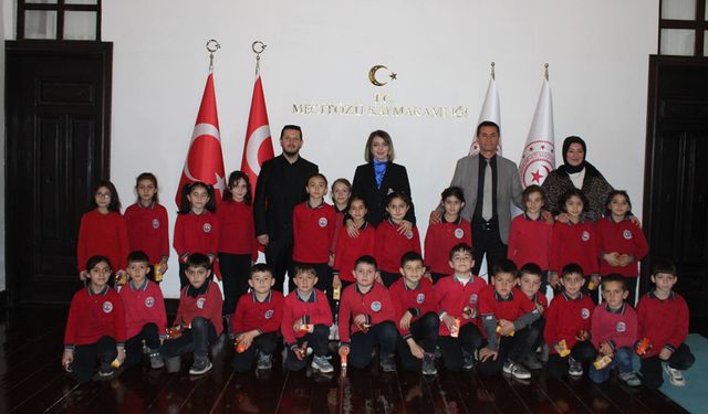 Doğu İlkokulu öğrencilerinden Kaymakam Nayman’a ziyaret