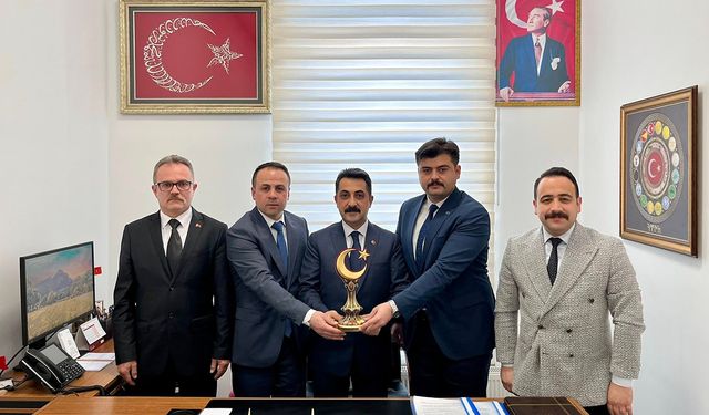 Ülkü Ocakları Başkanlarından Orhan Tosik’e hayırlı olsun ziyareti