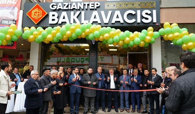 Osmancık’ta Gaziantep Baklavacısına görkemli açılış
