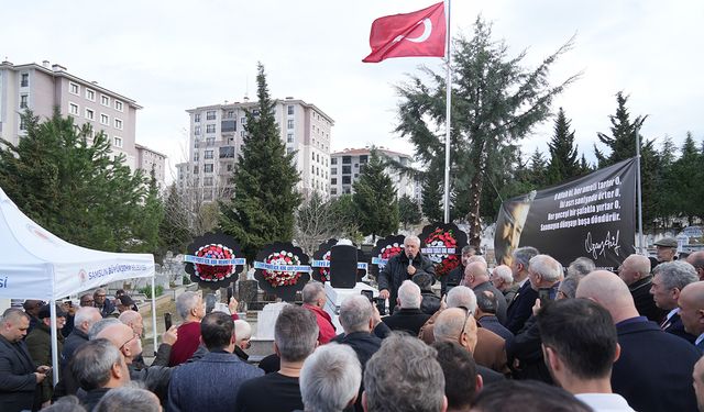 Ozan Arif vefatının 7. yılında dualarla anıldı