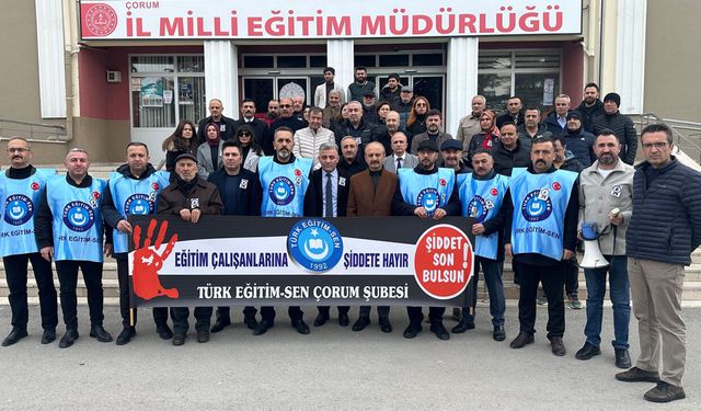 Çorum’da Milli Eğitim önünde sert mesaj