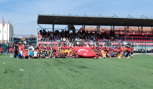 Arca Çorum FK’dan 23 Nisan’a yakışır futbol şöleni