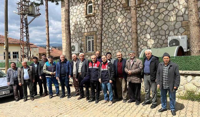 “Cuma Buluşmaları” çiftçilerle sahada sürüyor