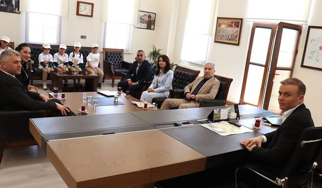 Harezmi Eğitim Modeli uygulayan okuldan Kaymakam Dinçer’e ziyaret