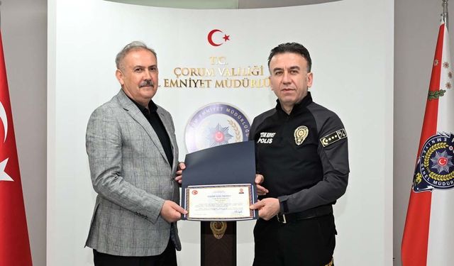 Emekli personele plaket ve onur belgesi verildi