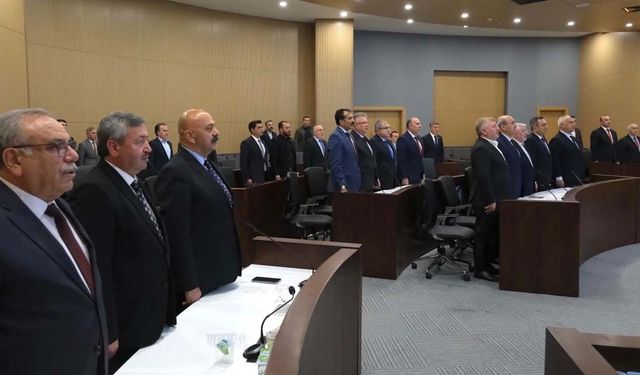 Başkan İsbir sahipsiz hayvanları koruma toplantısına katıldı