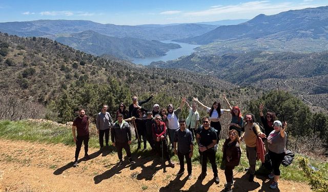 Doğaseverler Oğuzlar'da yürüyüş yaptı