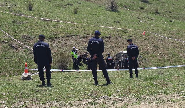 Traktör dere yatağına devrildi: 1 ölü, 3 yaralı