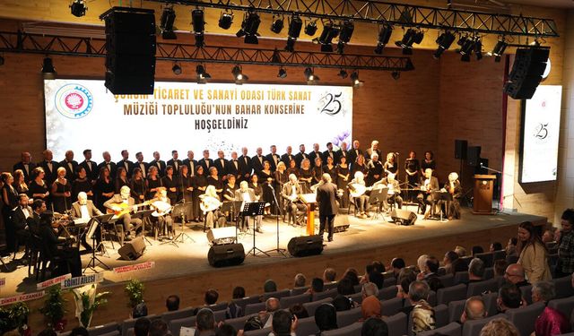 Çeyrek asırlık sanat geçmişini geride bıraktı: 25. yıla özel konser