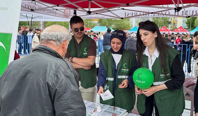 Yeşilay'dan Gençlik Haftası’nda bağımlılıkla mücadele standı
