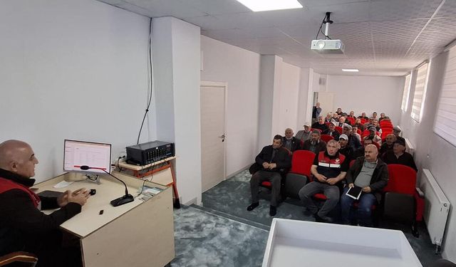 Mecitözü’nde çiftçilere B-Reçete eğitimi verildi