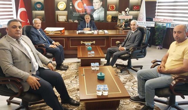 İskilip heyeti ve Ziraat Bankası Şube Müdürü’nden Recep Gür’e hayırlı olsun ziyareti
