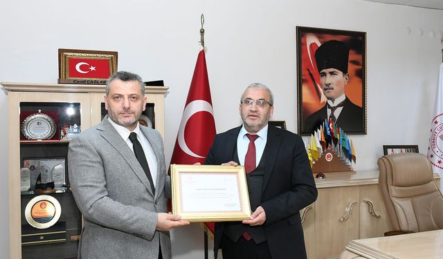 Milli Eğitim Müdürlüğü’ne “Beslenme Dostu İşyeri” belgesi