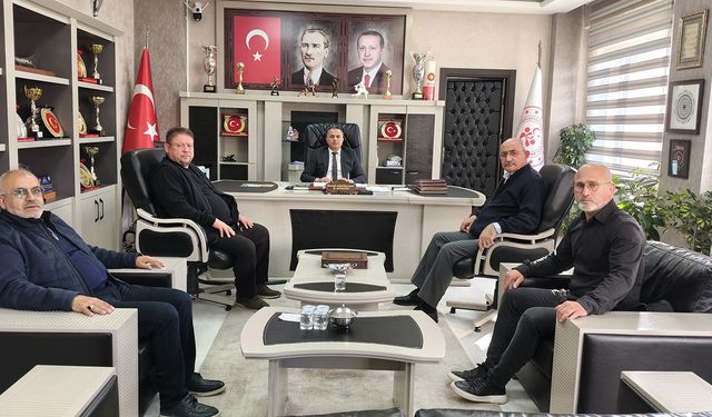 Dünya şampiyonu güreşçiden Çorum Güreş’e ziyaret
