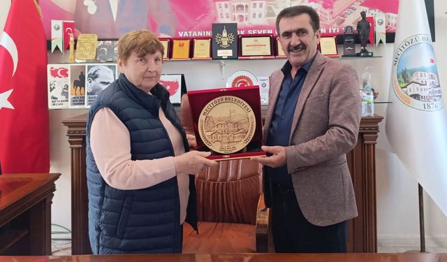 Gülten Dal’dan Mecitözü’ne anlamlı arsa bağışı