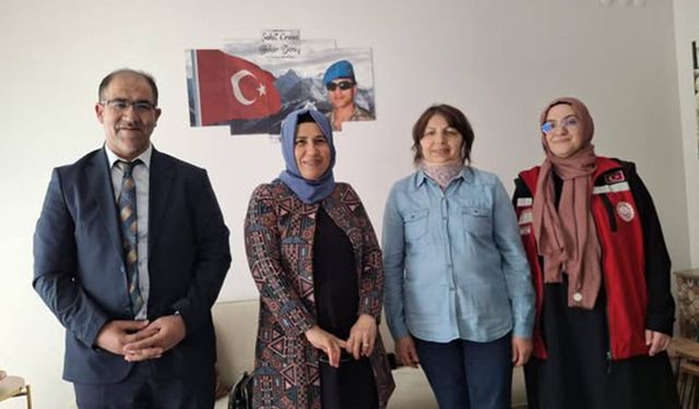 Şehit annesi Pakize Deniz’e Anneler Günü ziyareti
