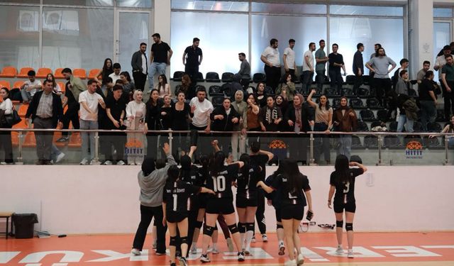 Voleybolun şampiyonu Osmancık MYO oldu