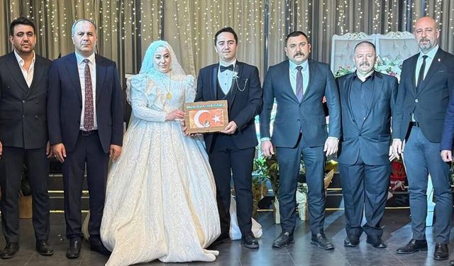 MHP ve Ülkü Ocakları bu düğünde bir araya geldi! Çorum’da yoğun katılım