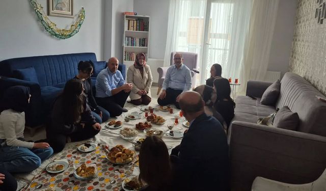 Çocuk Evleri Koordinasyon Merkezi’nde doğum günü sürprizi