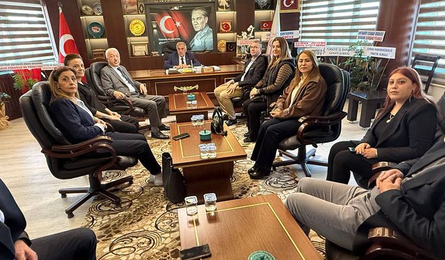 Hazır Elbiseciler Odası’ndan Gür’e hayırlı olsun ziyareti