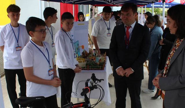 Dodurga’da TÜBİTAK 4006 Bilim Fuarı yoğun ilgi gördü