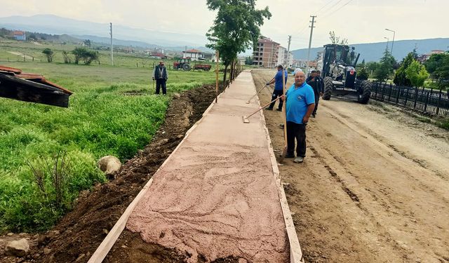 Şenyurt Mahallesi’nde yol genişletme çalışmaları sürüyor