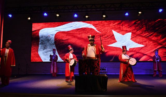 Özel öğrenciler yeteneklerini sahnede sergiledi