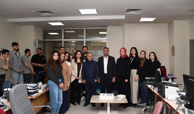 Hastanede Eczacılar Gününe pastalı kutlama
