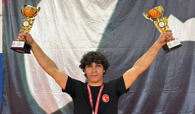 Tahtasız Türkiye Şampiyonu Hüseyin Umut Çiğdem’i kutladı